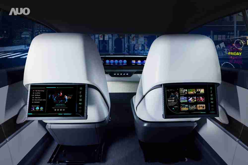 人生就是博新一代Smart Cockpit 2024，，以Micro LED先进显示技术优势，，，，创建〝可卷式后座娱乐显示器〞，，，仅在互动时才显示出所需画面及信息，，扩充更丰富的娱乐和交互信息服务，，，获国际奖项荣耀