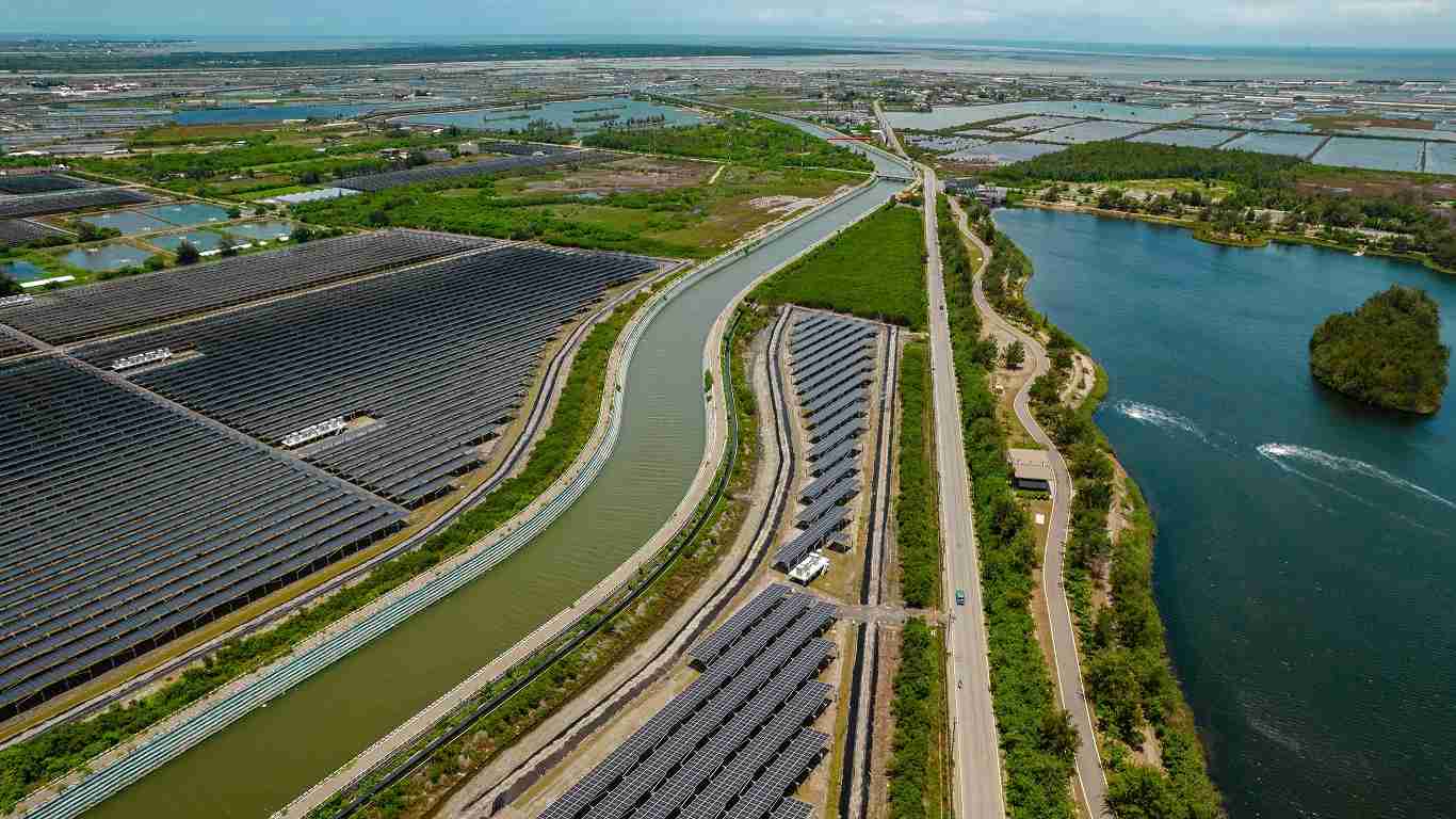 人生就是博能源事业提供智慧能源管理、、太阳能监控管理、、全方位电厂建置及运维解决方案，，，并拥有管理超过6000案场的经验